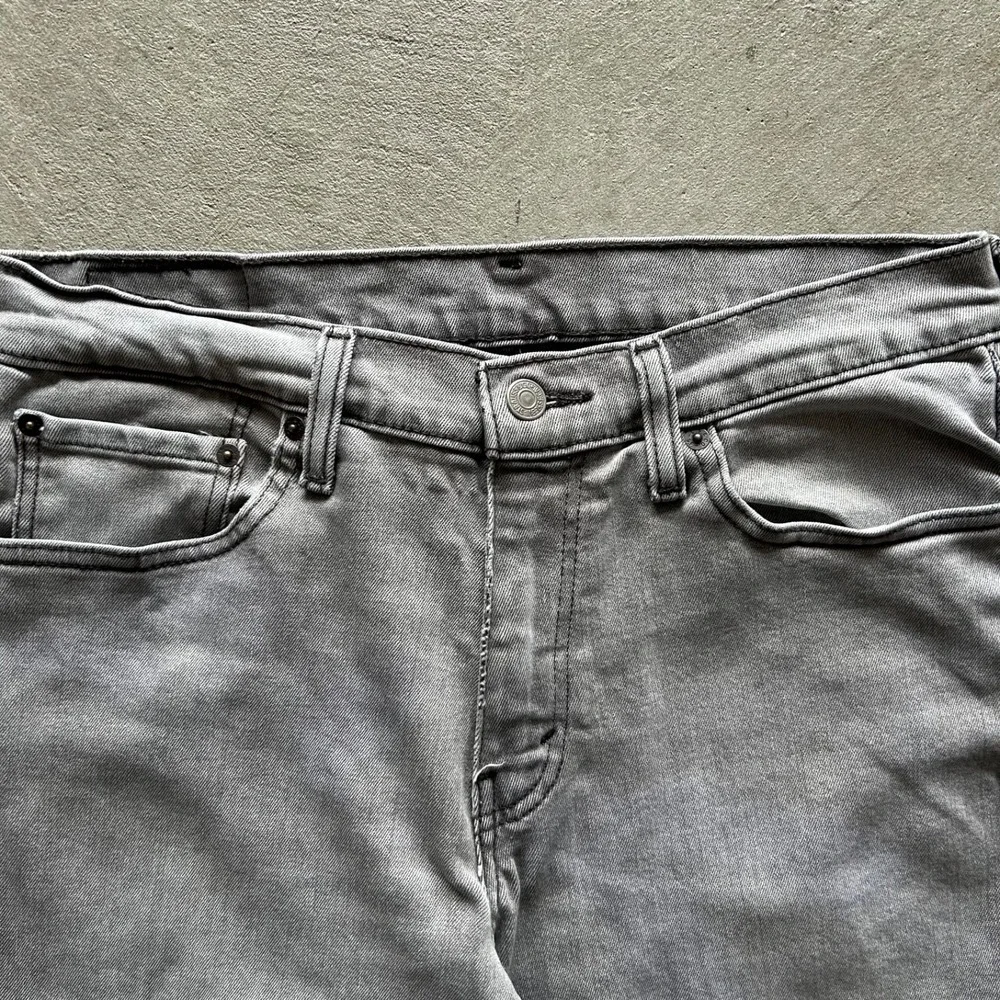 Levis 541 Jeans Size 31x32 Faded Black Gray Light Wash‎ Denim Athletic Tapered